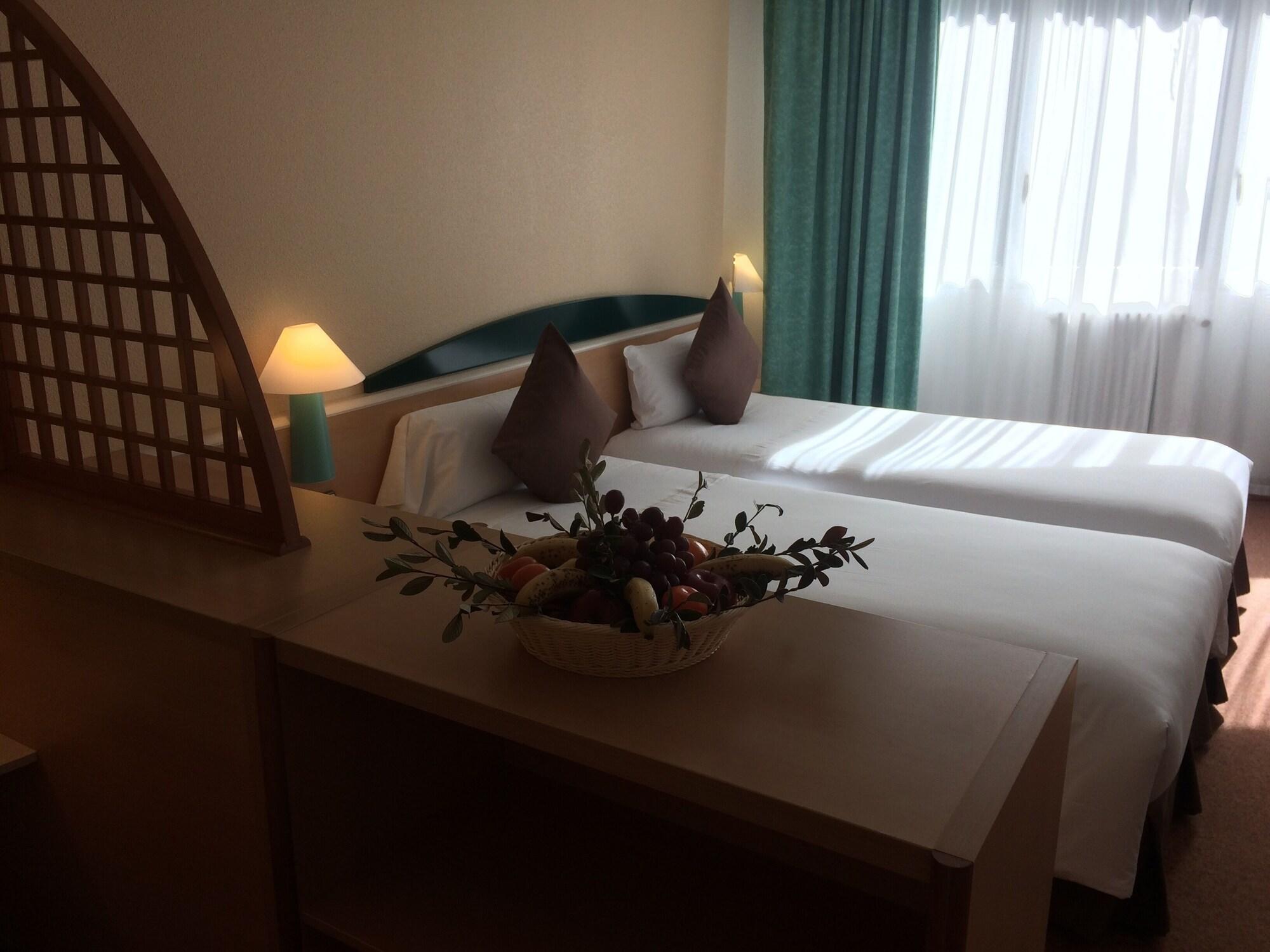 Hotel Tropical Les Escaldes Ngoại thất bức ảnh