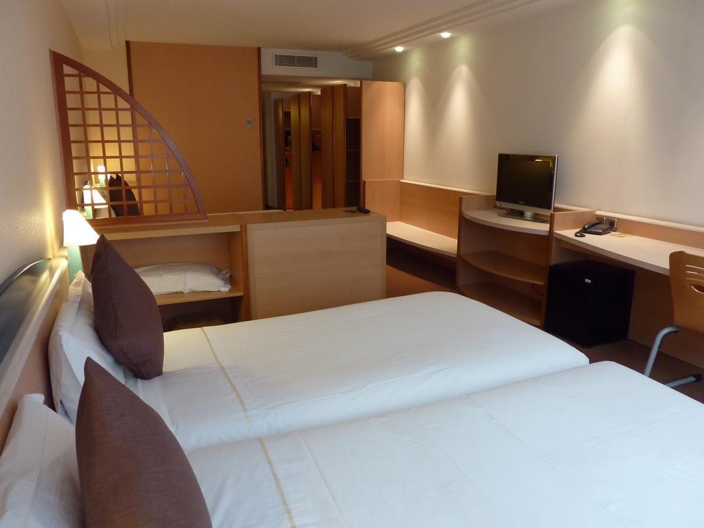 Hotel Tropical Les Escaldes Phòng bức ảnh